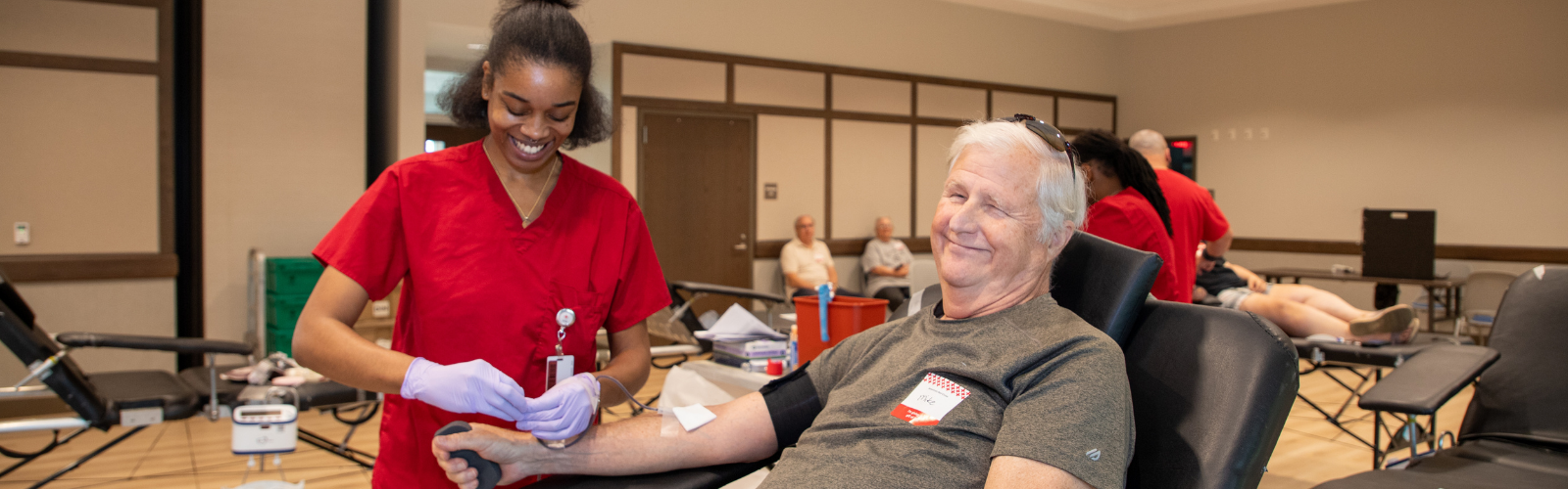 Lewisville Mayor Mike Horn donates blood