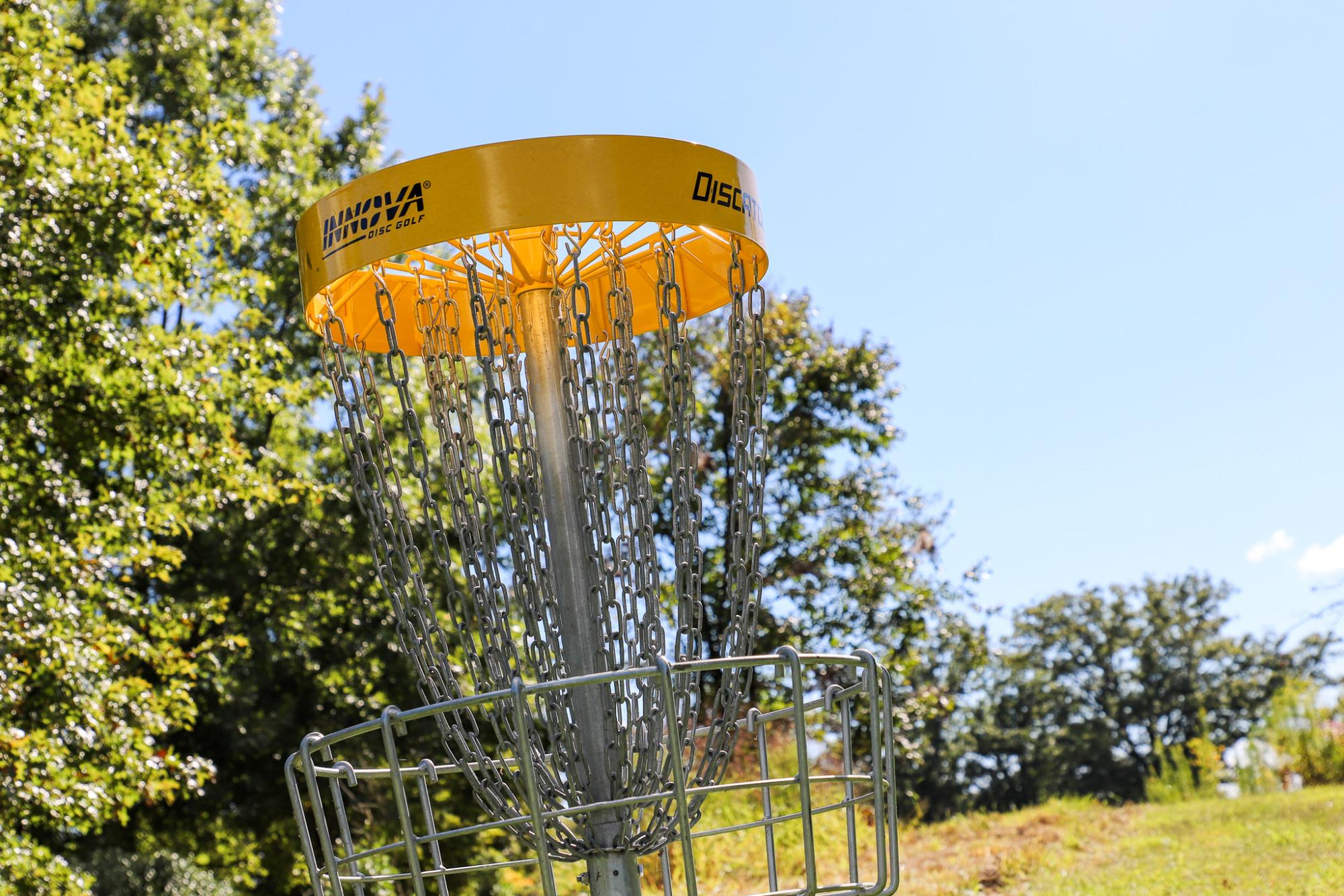 Disc golf basket
